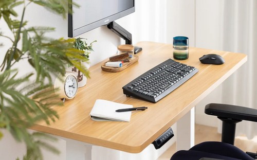 デスクワーク中の正しい姿勢って？
