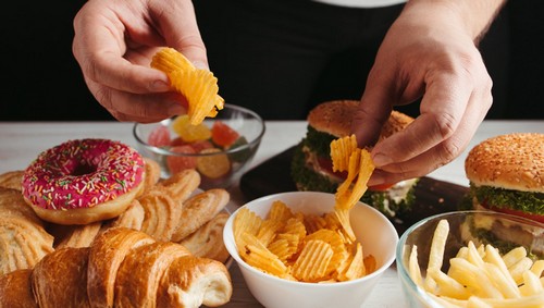 ダイエット中におやつを食べても大丈夫？食べ方のコツ！
