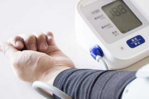 高血圧って？健康上のリスクや、改善のポイント！
