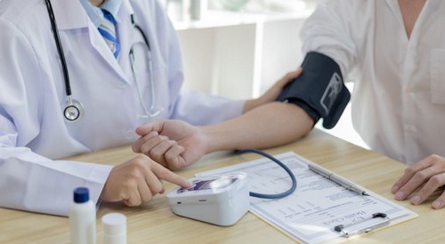 高血圧って？健康上のリスクや、改善のポイント！
