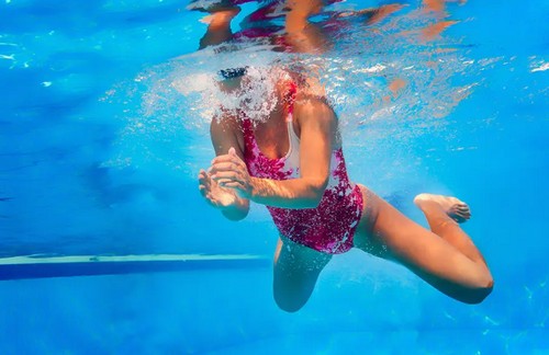 水泳の種目別消費カロリーって?