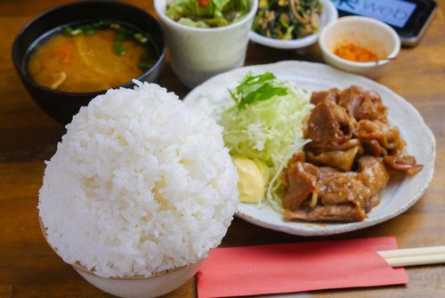 内臓脂肪を減らすには?食事と運動のポイント!